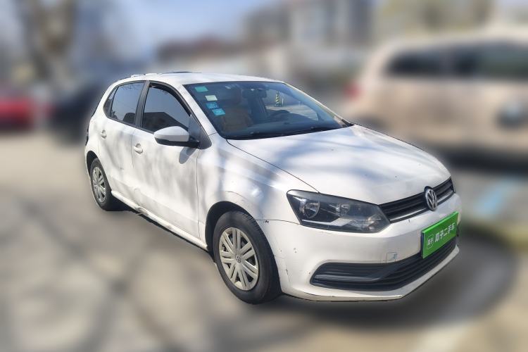 Used Volkswagen Polo 2014 1.4L Manual Fashion Edition Front Right 45 Deg