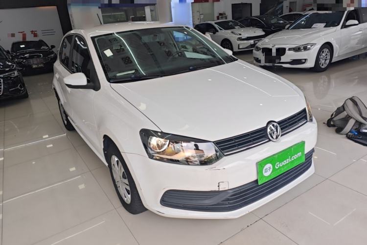 Used Volkswagen Polo 2014 1.4L Manual Fashion Edition Front Right 45 Deg