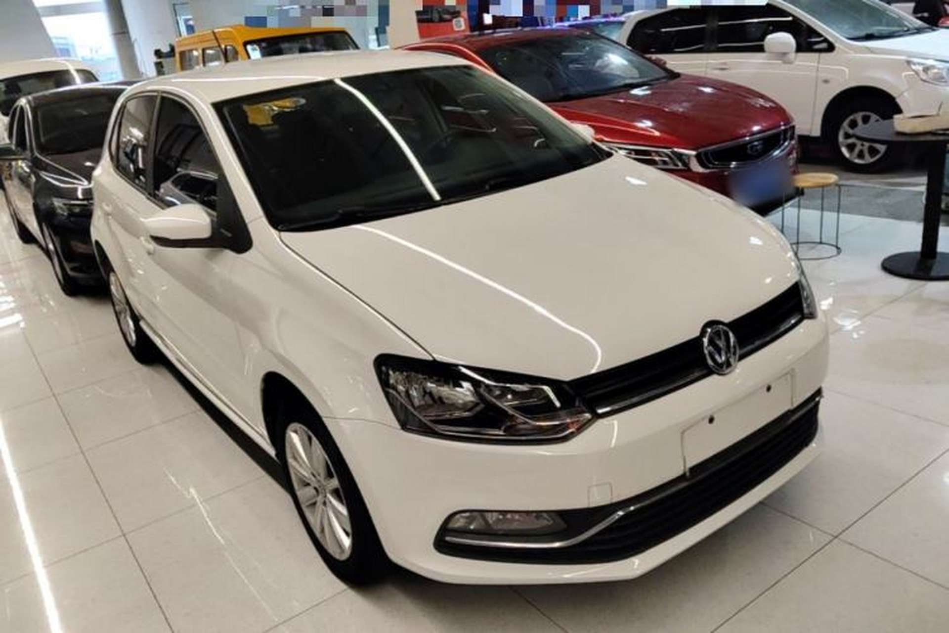 Used Volkswagen Polo 2014 1.6L Automatic Comfort Edition Front Right 45 Deg