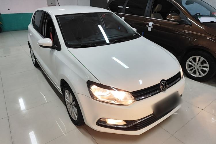 Used Volkswagen Polo 2014 1.4L Manual Comfort Edition Front Right 45 Deg