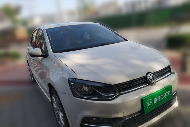 Used Volkswagen Polo 2014 1.4L Automatic Comfort Edition Front Right 45 Deg