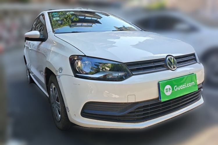 Used Volkswagen Polo 2014 1.4L Manual Fashion Edition Front Right 45 Deg