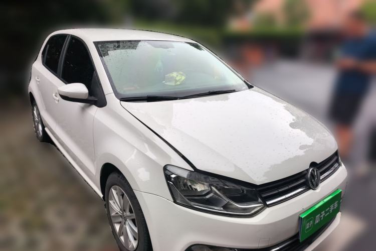 Used Volkswagen Polo 2014 1.6L Automatic Comfort Edition Front Right 45 Deg