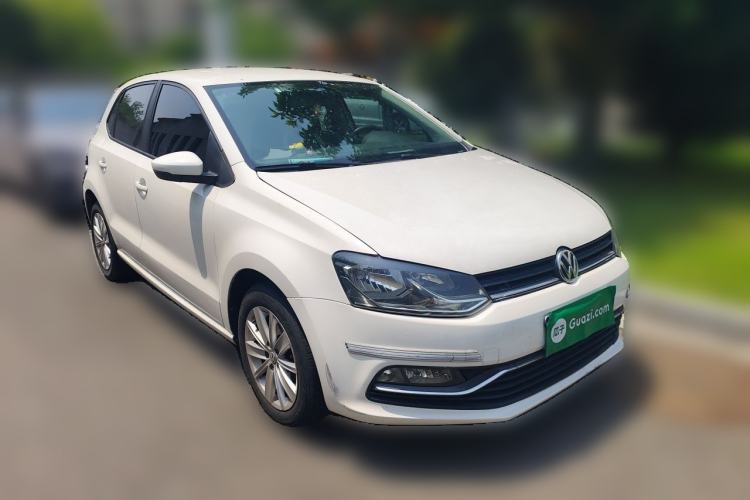 Used Volkswagen Polo 2014 1.4L Automatic Comfort Edition Front Right 45 Deg