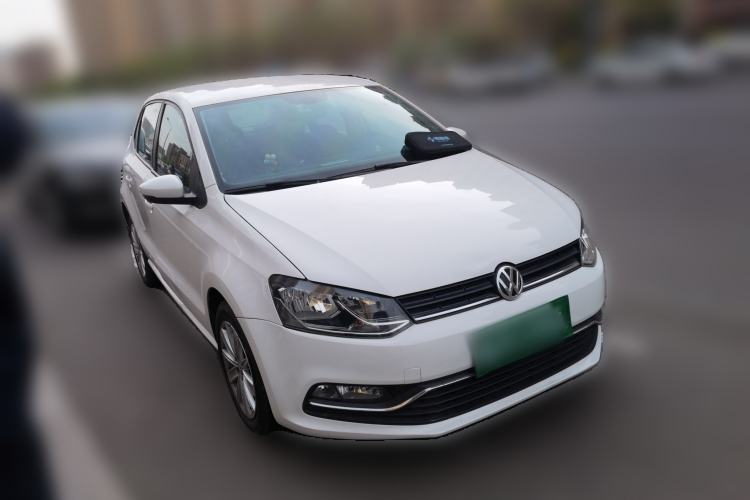Used Volkswagen Polo 2014 1.4L Automatic Comfort Edition Front Right 45 Deg
