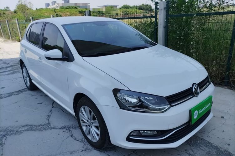 Used Volkswagen Polo 2014 1.4L Automatic Comfort Edition Front Right 45 Deg