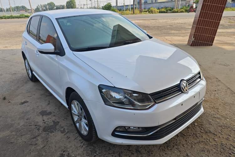 Used Volkswagen Polo 2014 1.6L Automatic Comfort Edition Front Right 45 Deg