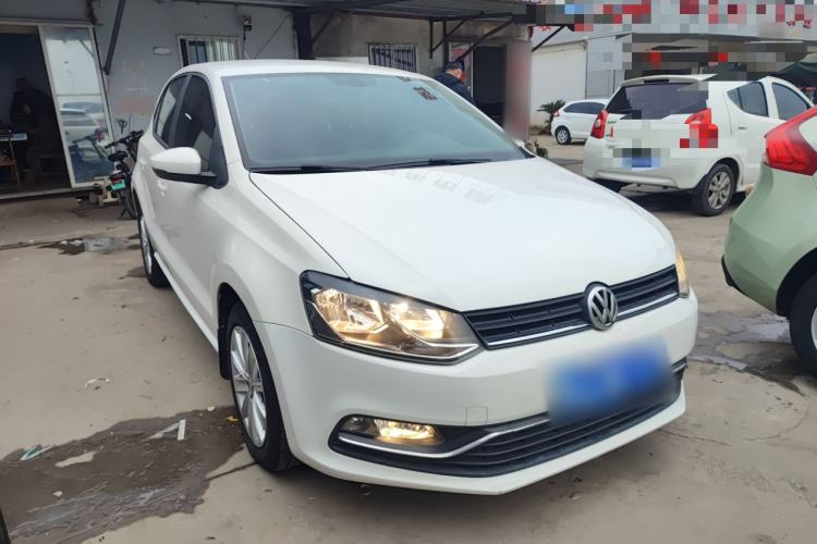 Used Volkswagen Polo 2014 1.6L Automatic Comfort Edition Front Right 45 Deg