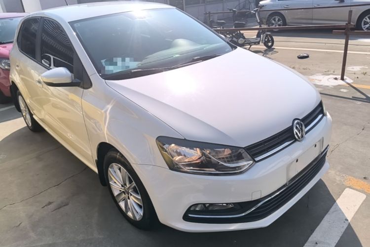 Used Volkswagen Polo 2014 1.4L Automatic Comfort Edition Front Right 45 Deg