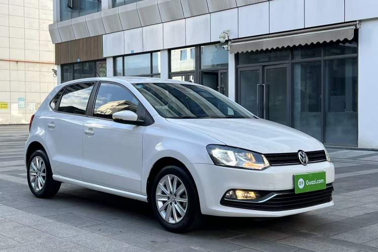 Used Volkswagen Polo 2014 1.4L Automatic Comfort Edition Front Right 45 Deg