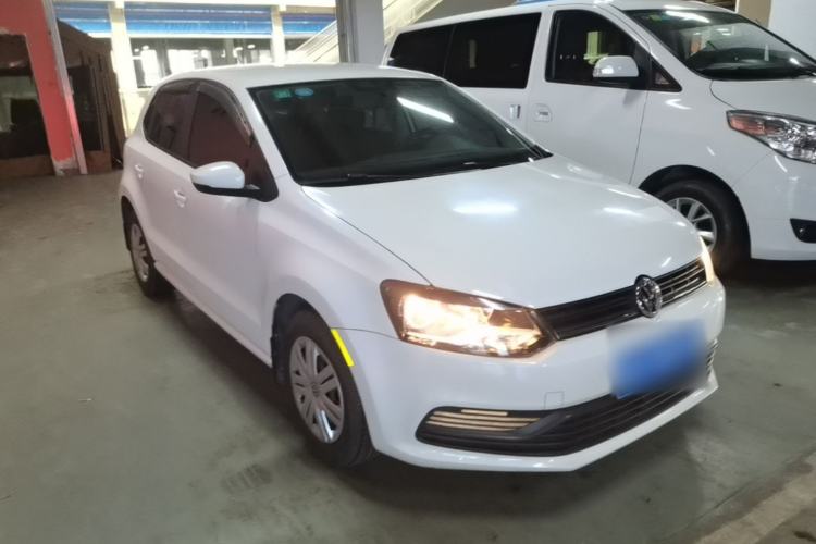 Used Volkswagen Polo 2014 1.4L Manual Fashion Edition Front Right 45 Deg