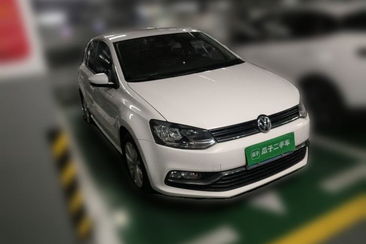 Used Volkswagen Polo 2014 1.4L Automatic Comfort Edition Front Right 45 Deg