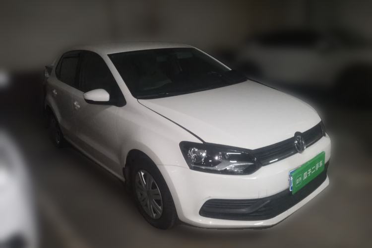 Used Volkswagen Polo 2014 1.4L Manual Fashion Edition Front Right 45 Deg