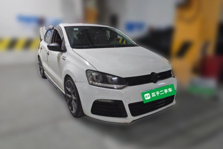 Used Volkswagen Polo 2014 1.6L Automatic Luxury Edition Front Right 45 Deg