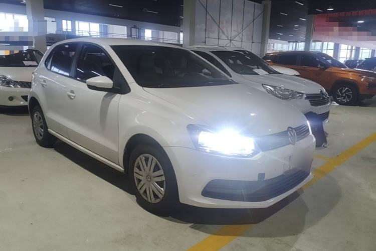 Used Volkswagen Polo 2014 1.4L Manual Fashion Edition Front Right 45 Deg