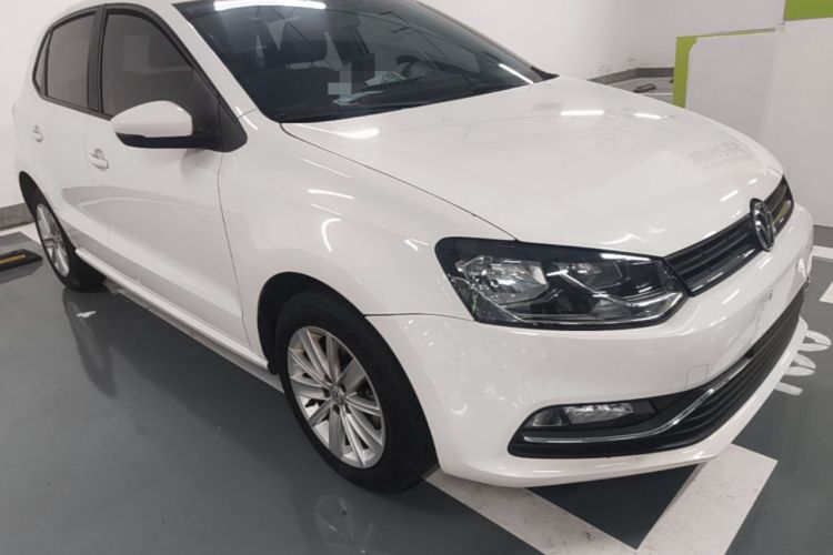 Used Volkswagen Polo 2014 1.6L Automatic Comfort Edition Front Right 45 Deg