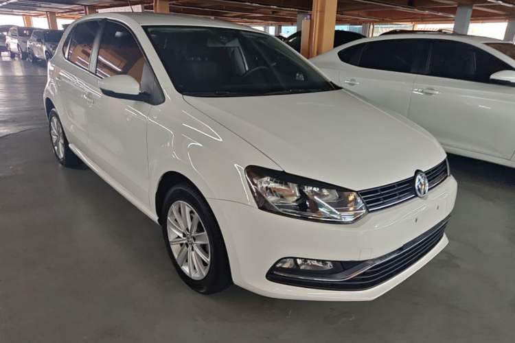 Used Volkswagen Polo 2014 1.6L Automatic Comfort Edition Front Right 45 Deg