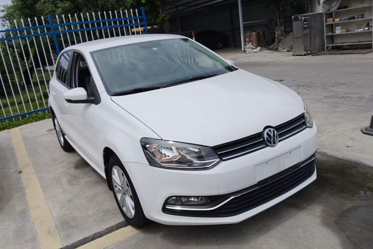 Used Volkswagen Polo 2014 1.6L Automatic Comfort Edition Front Right 45 Deg
