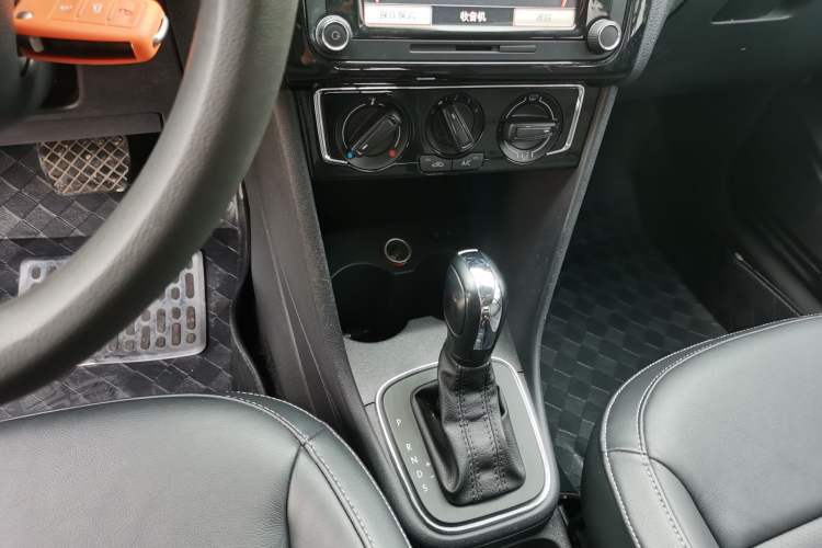 Used Volkswagen Polo 2014 1.6L Automatic 30th Anniversary Edition Gear Lever