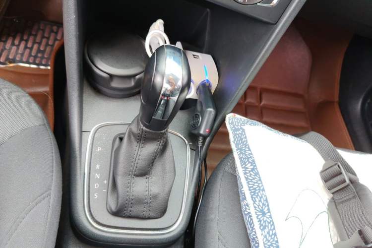 Used Volkswagen Polo 2014 1.4L Automatic Comfort Edition Gear Lever