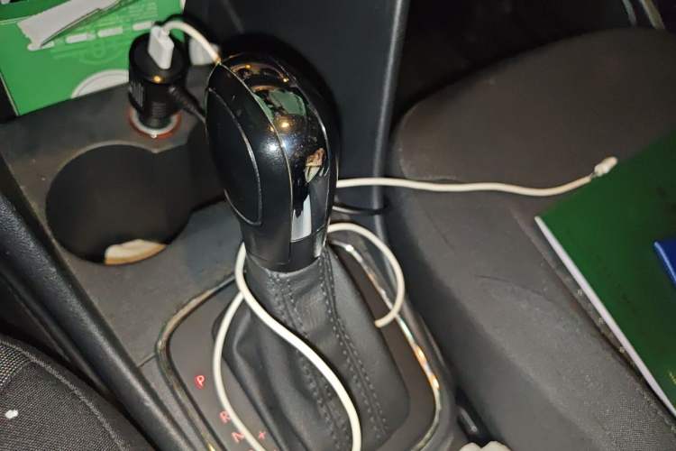 Used Volkswagen Polo 2014 1.6L Automatic Comfort Edition Gear Lever