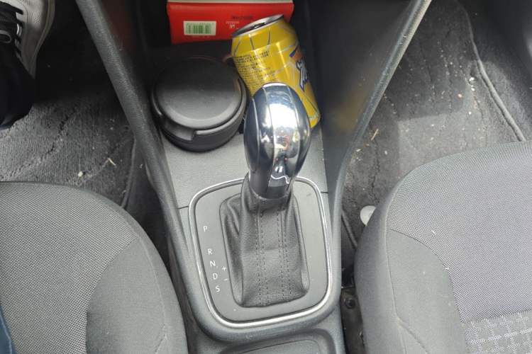 Used Volkswagen Polo 2014 1.4L Automatic Comfort Edition Gear Lever