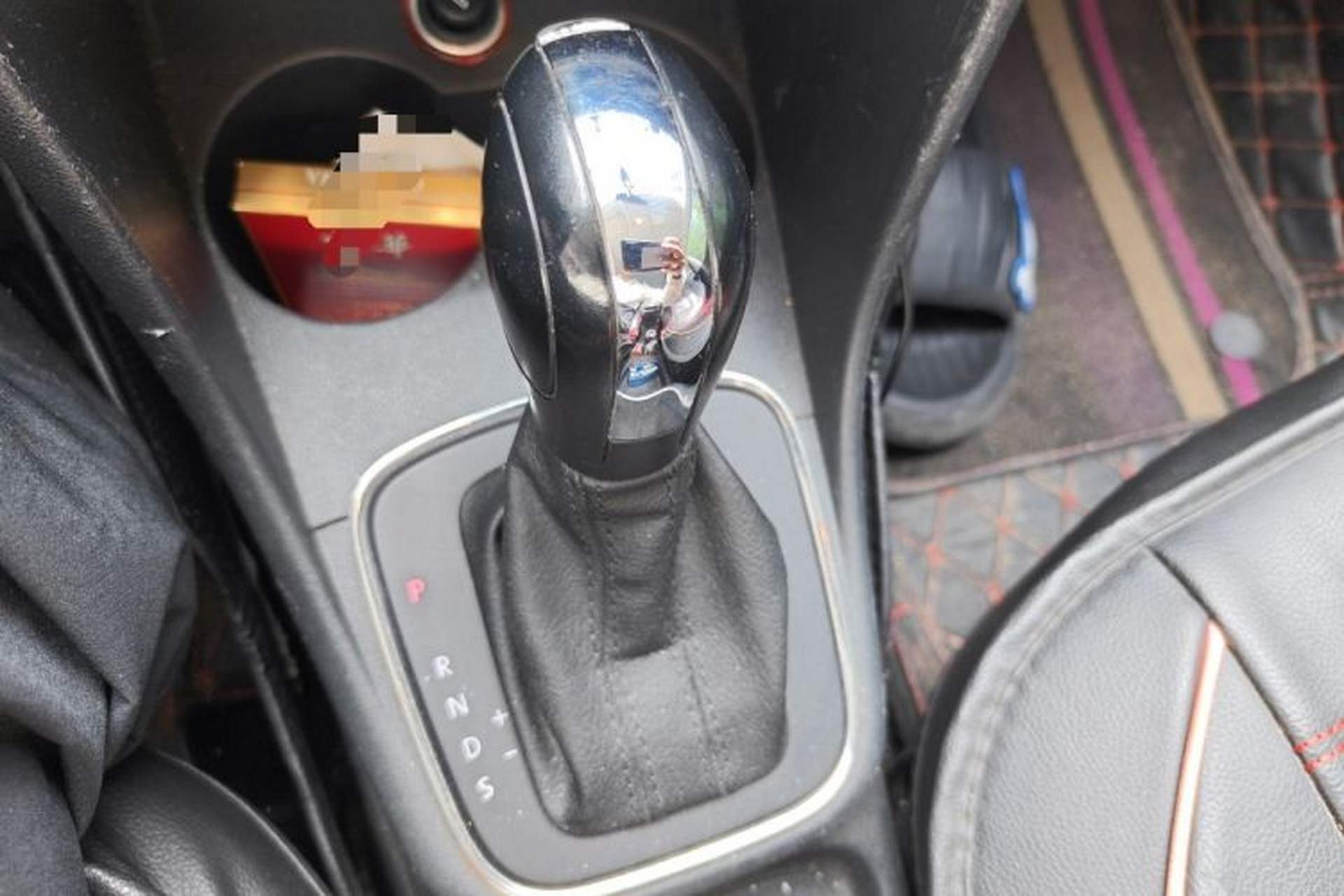 Used Volkswagen Polo 2014 1.6L Automatic Comfort Edition Gear Lever