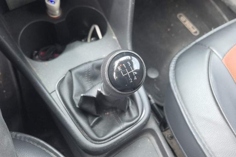 Used Volkswagen Polo 2014 1.4L Manual Fashion Edition Gear Lever