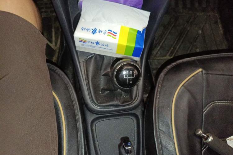 Used Volkswagen Polo 2014 1.4L Manual Fashion Edition Gear Lever