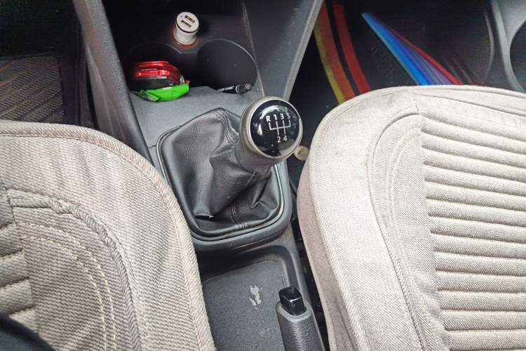 Used Volkswagen Polo 2014 1.4L Manual Fashion Edition Gear Lever