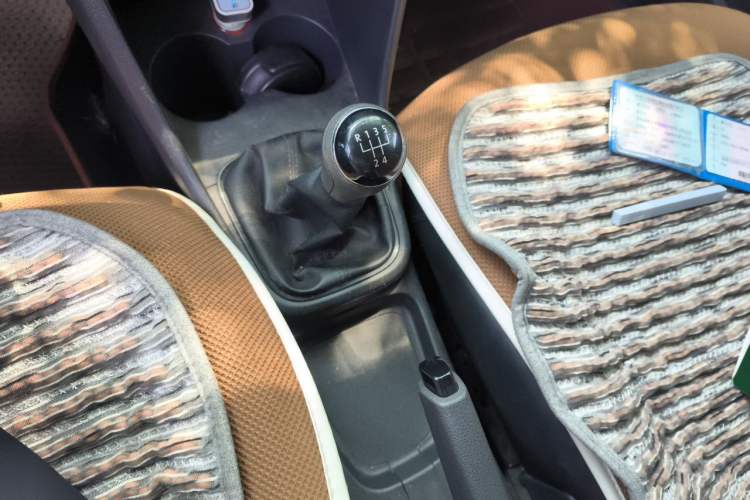 Used Volkswagen Polo 2014 1.4L Manual Fashion Edition Gear Lever