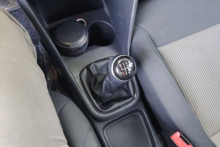 Used Volkswagen Polo 2014 1.4L Manual Fashion Edition Gear Lever