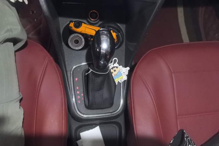 Used Volkswagen Polo 2014 1.4L Automatic Comfort Edition Gear Lever