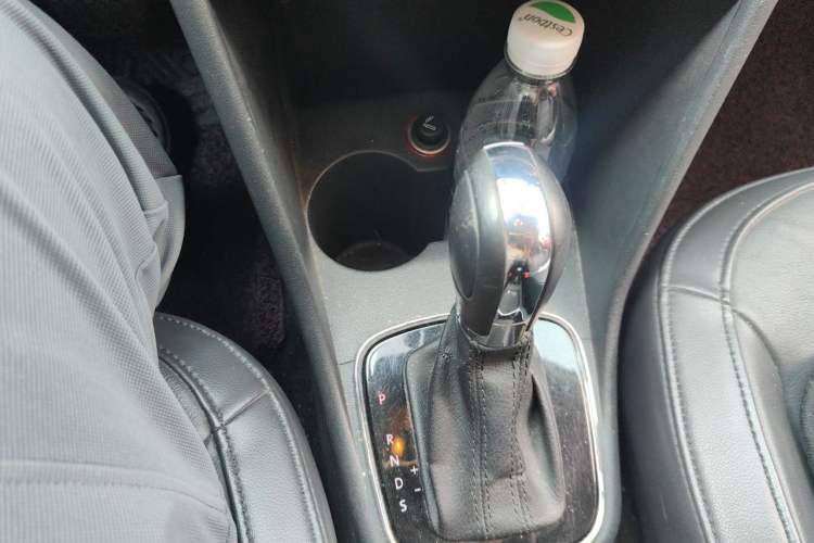 Used Volkswagen Polo 2014 1.4L Automatic Luxury Edition Gear Lever