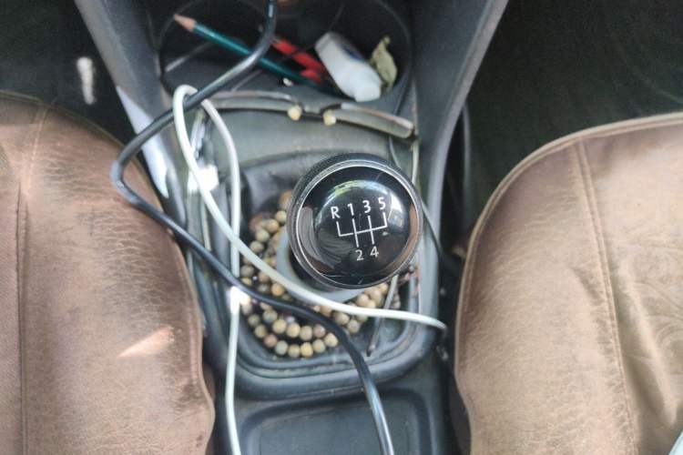 Used Volkswagen Polo 2014 1.4L Manual Fashion Edition Gear Lever