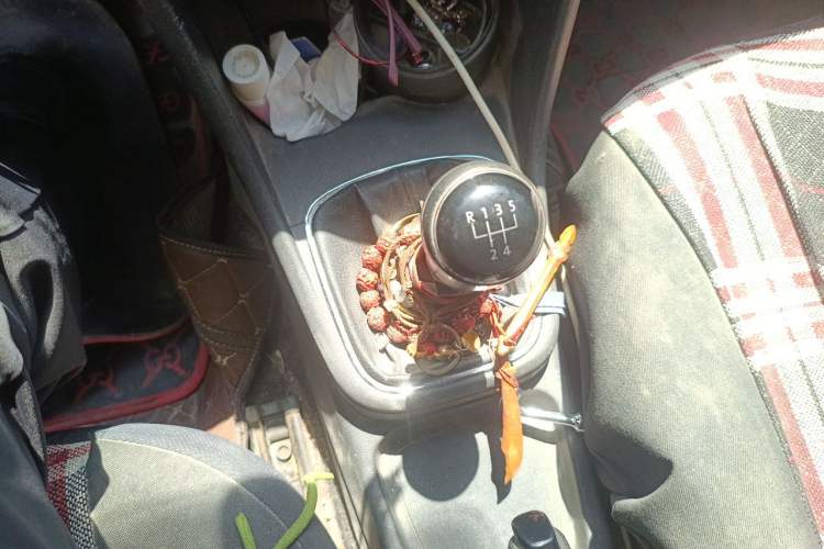 Used Volkswagen Polo 2014 1.6L Manual Comfort Edition Gear Lever