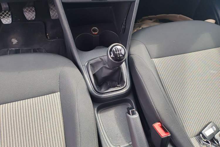 Used Volkswagen Polo 2014 1.4L Manual Fashion Edition Gear Lever