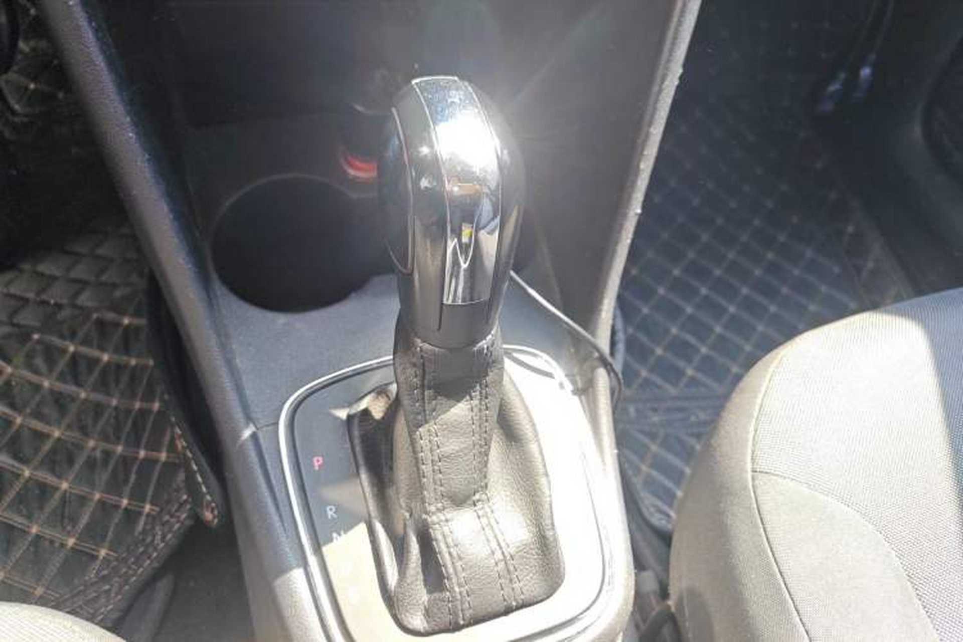Used Volkswagen Polo 2014 1.4L Automatic Comfort Edition Gear Lever