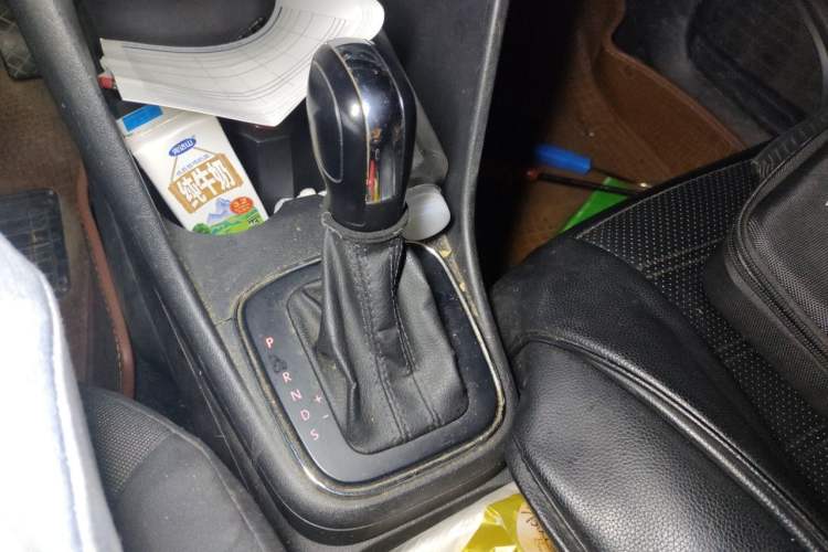 Used Volkswagen Polo 2014 1.4L Automatic Comfort Edition Gear Lever