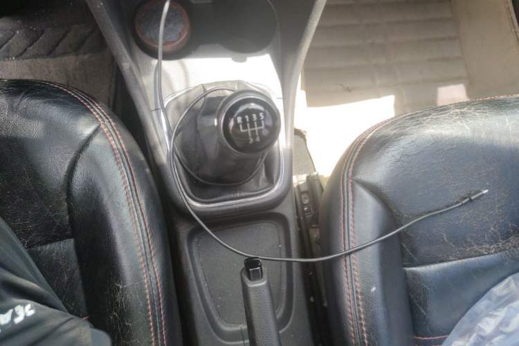 Used Volkswagen Polo 2014 1.6L Manual Comfort Edition Gear Lever