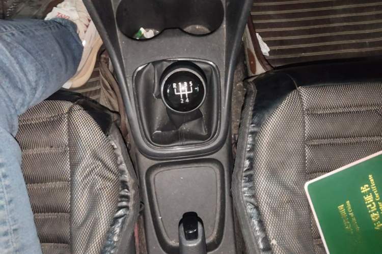 Used Volkswagen Polo 2014 1.4L Manual Fashion Edition Gear Lever