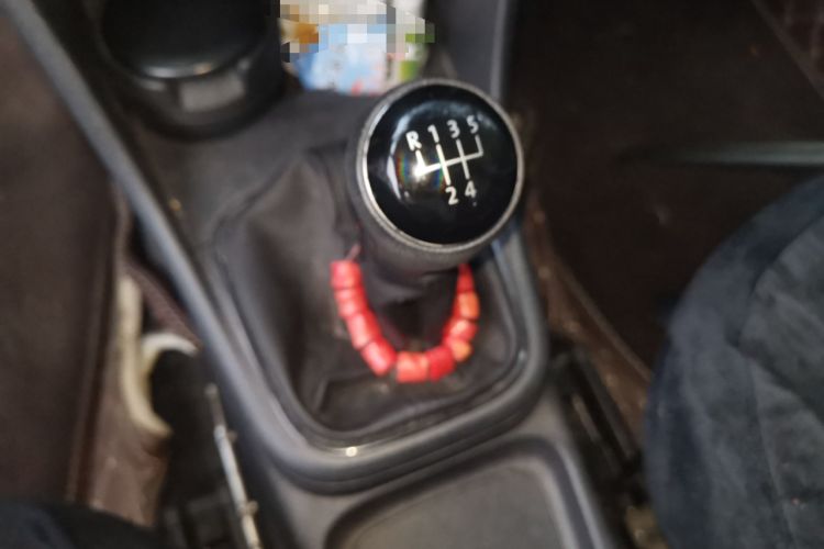 Used Volkswagen Polo 2014 1.4L Manual Fashion Edition Gear Lever