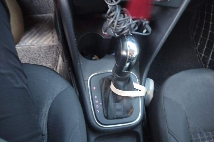 Used Volkswagen Polo 2014 1.6L Automatic Comfort Edition Gear Lever