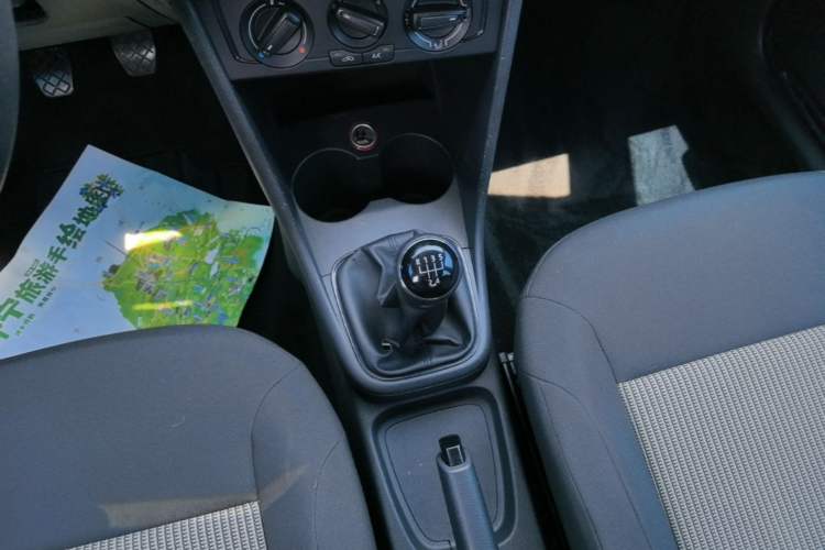 Used Volkswagen Polo 2014 1.4L Manual Fashion Edition Gear Lever