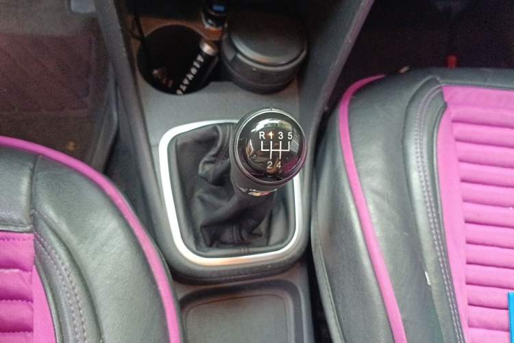 Used Volkswagen Polo 2014 1.4L Manual Fashion Edition Gear Lever