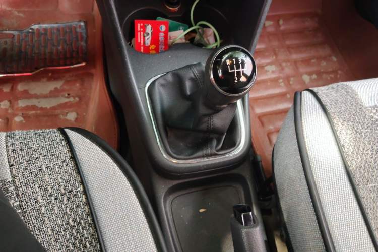 Used Volkswagen Polo 2014 1.4L Manual Comfort Edition Gear Lever