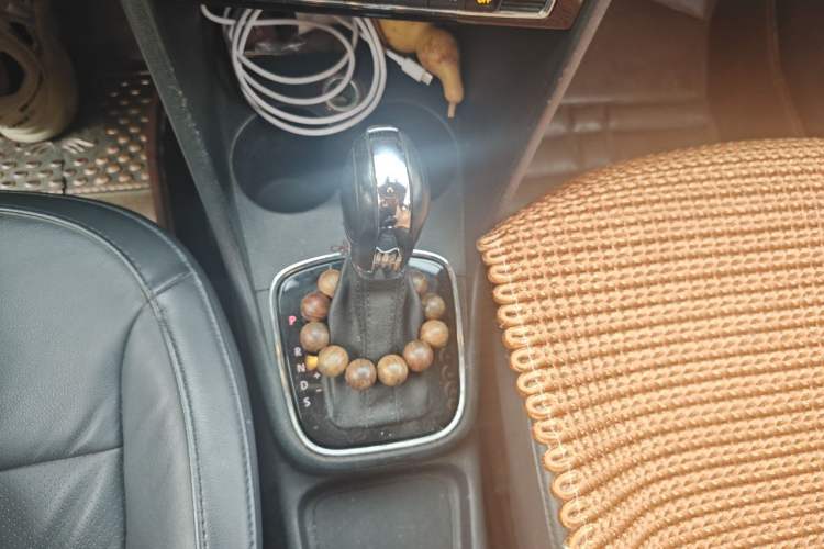 Used Volkswagen Polo 2014 1.4L Automatic Luxury Edition Gear Lever