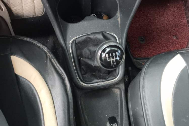 Used Volkswagen Polo 2014 1.4L Manual Fashion Edition Gear Lever