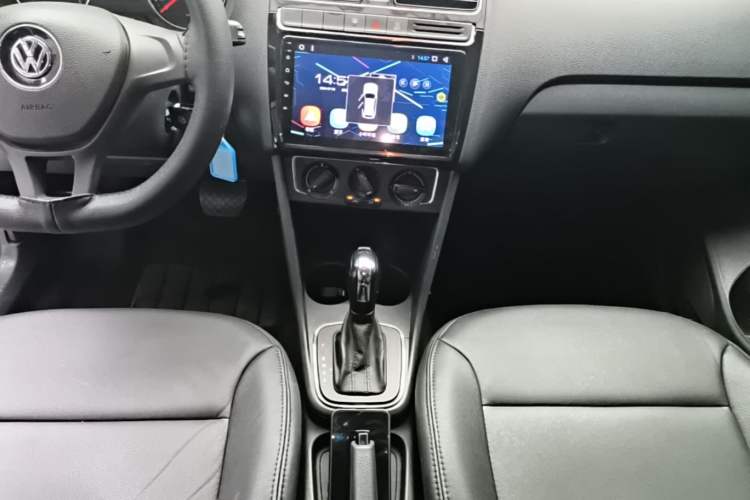 Used Volkswagen Polo 2014 1.6L Automatic Comfort Edition Gear Lever
