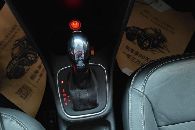 Used Volkswagen Polo 2014 1.6L Automatic Comfort Edition Gear Lever
